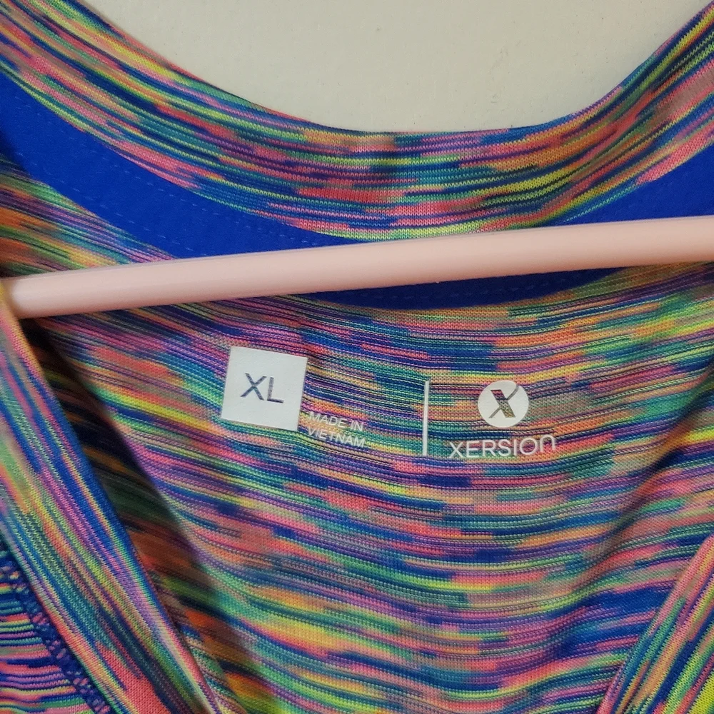 Rainbow work out top - Picture 2 of 3